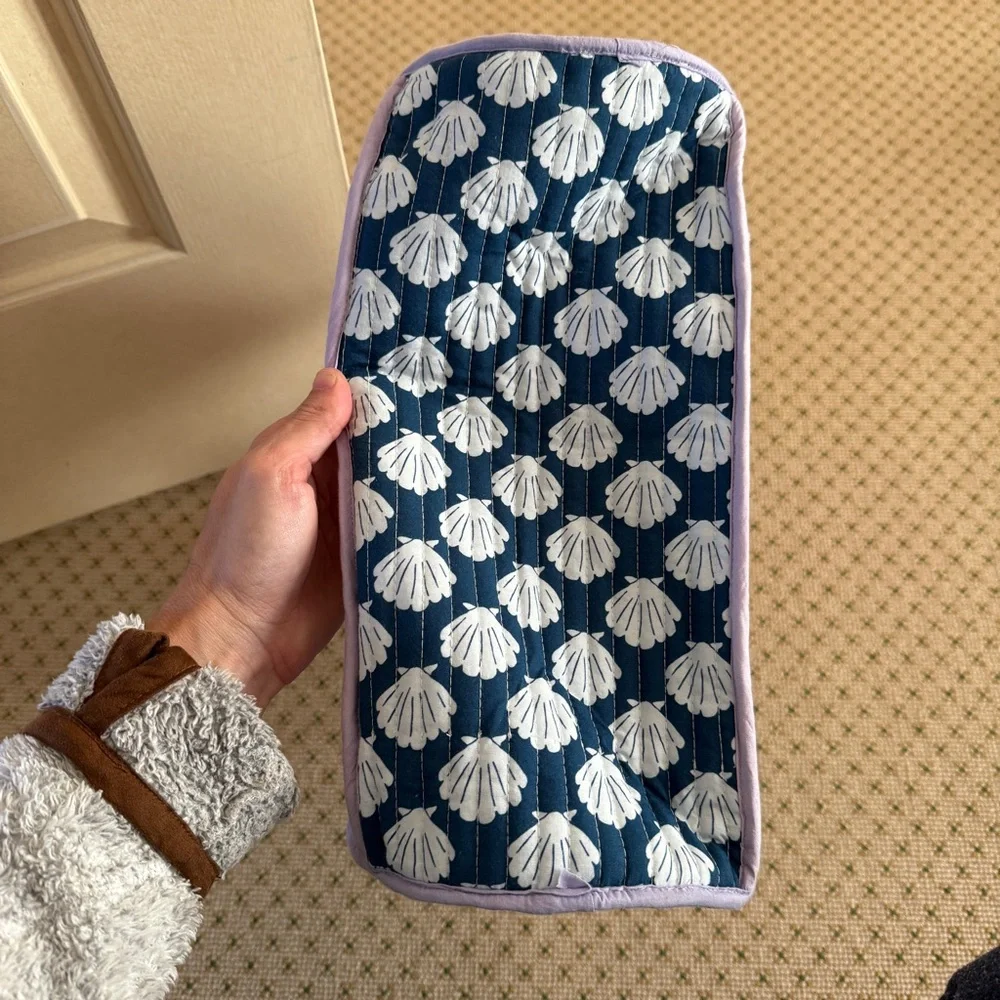 Sara Fitz Lobster & Shell Print Barrel Shaped Tote Bag - Picture 6 of 16